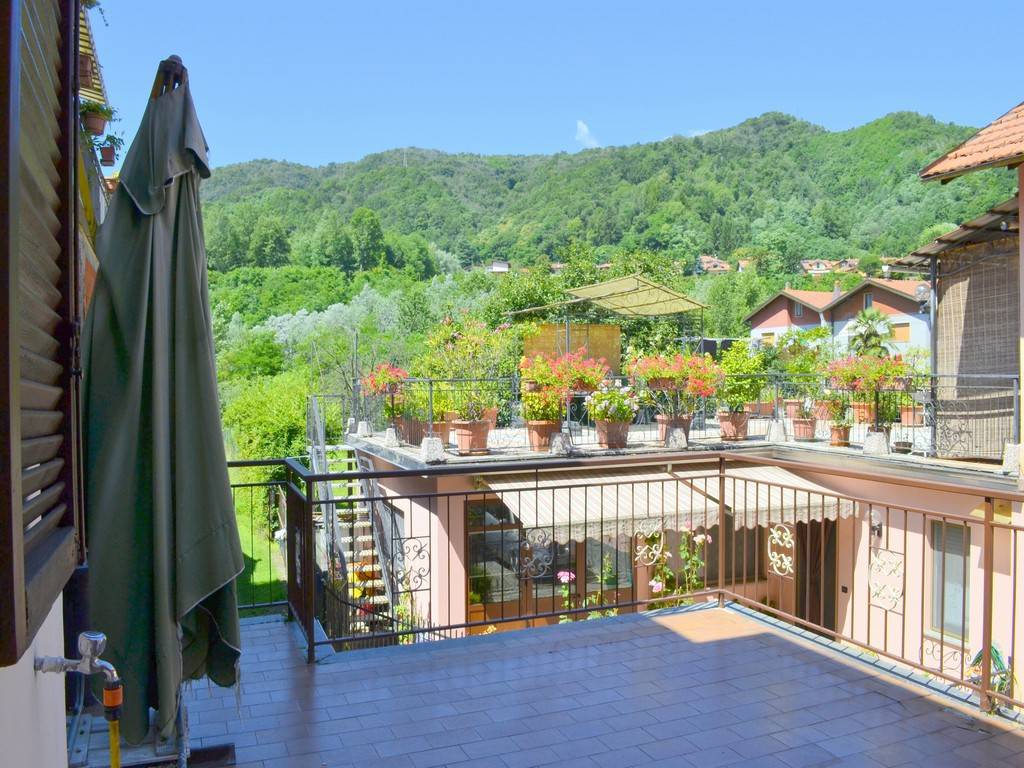 Casa indipendente a Borgosesia in via isola di sopra - Foto 2