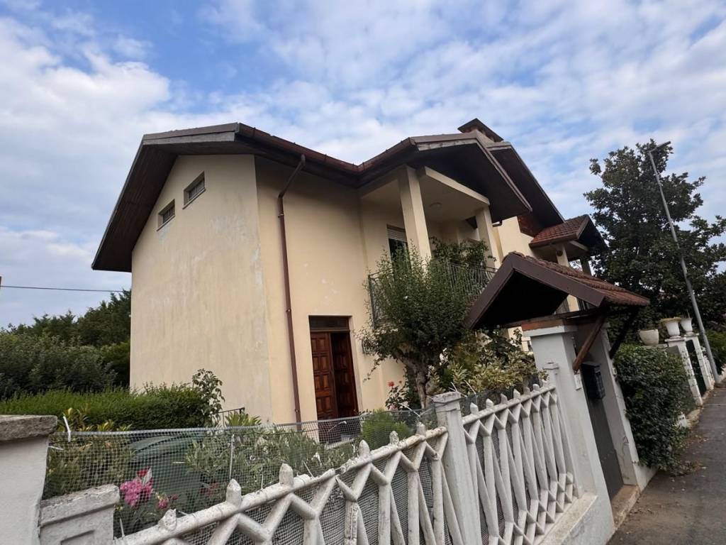 Appartamento a Asti in Via Luigi Borsarelli di Rifreddo - Foto 3
