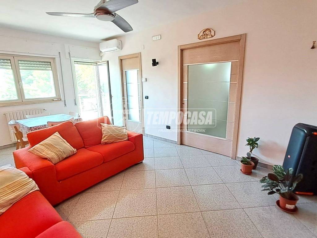 Appartamento a Adelfia in Via BACHELET 23 - Foto 2
