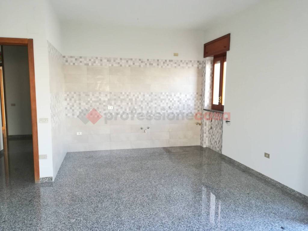 Appartamento a Grottaglie in Via Milano - Foto 4
