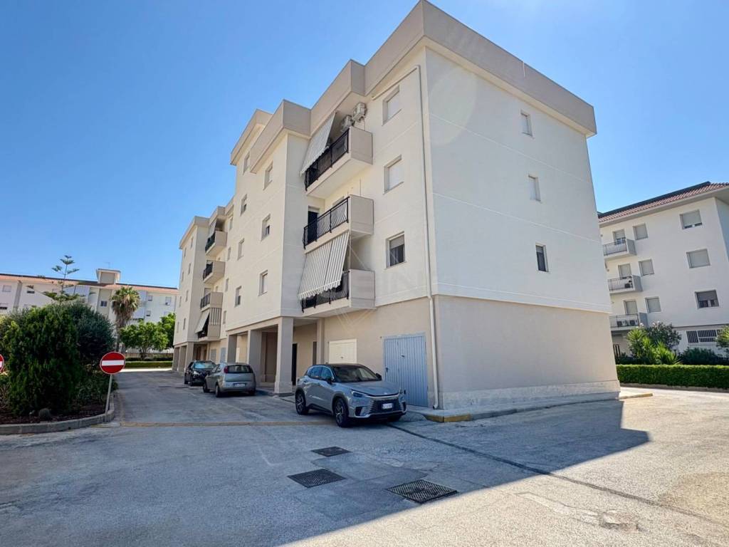 Appartamento a Siracusa in VIA OZANAM, 8 - Foto 2