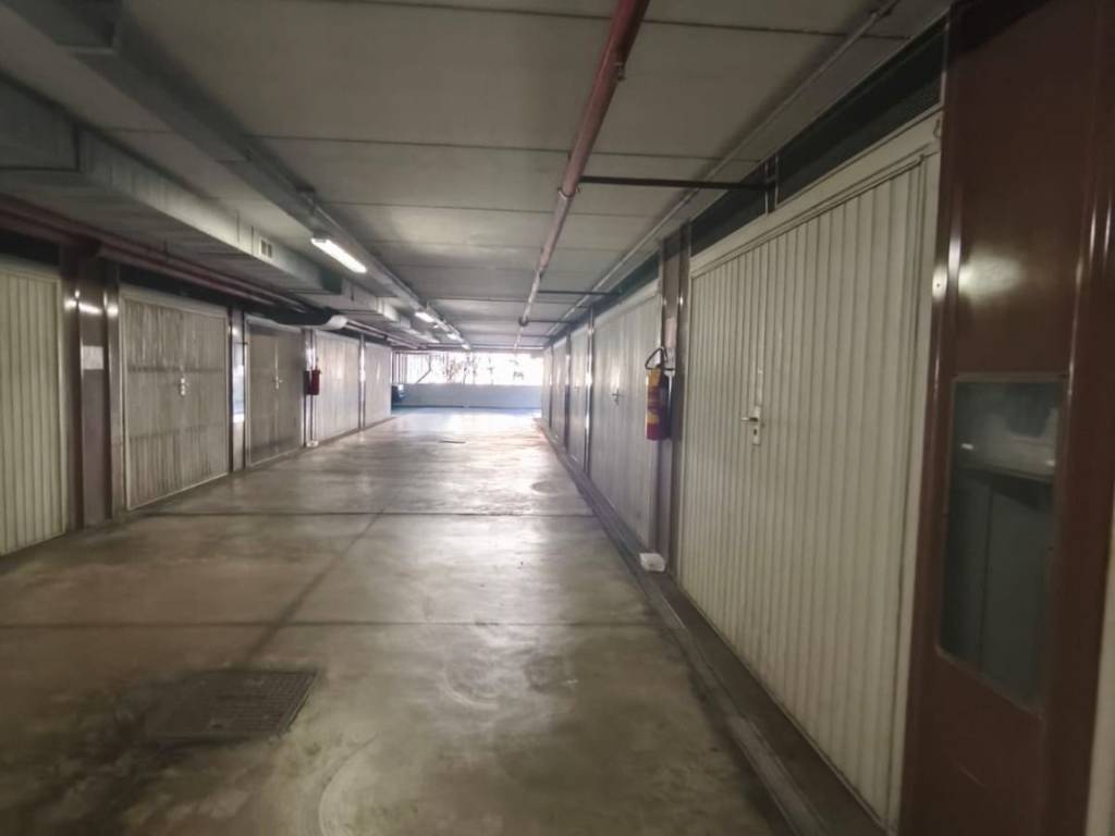 Box / garage a Salerno in Via Francesco la Francesca - Foto 3