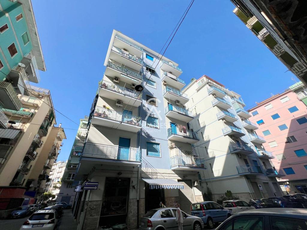 Appartamento a Salerno in Via Rocco Galdieri, 10 - Foto 2