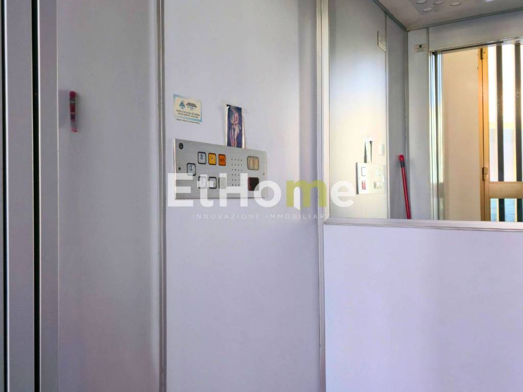 Casa indipendente a Andria in Viale Puglia, 86 - Foto 3