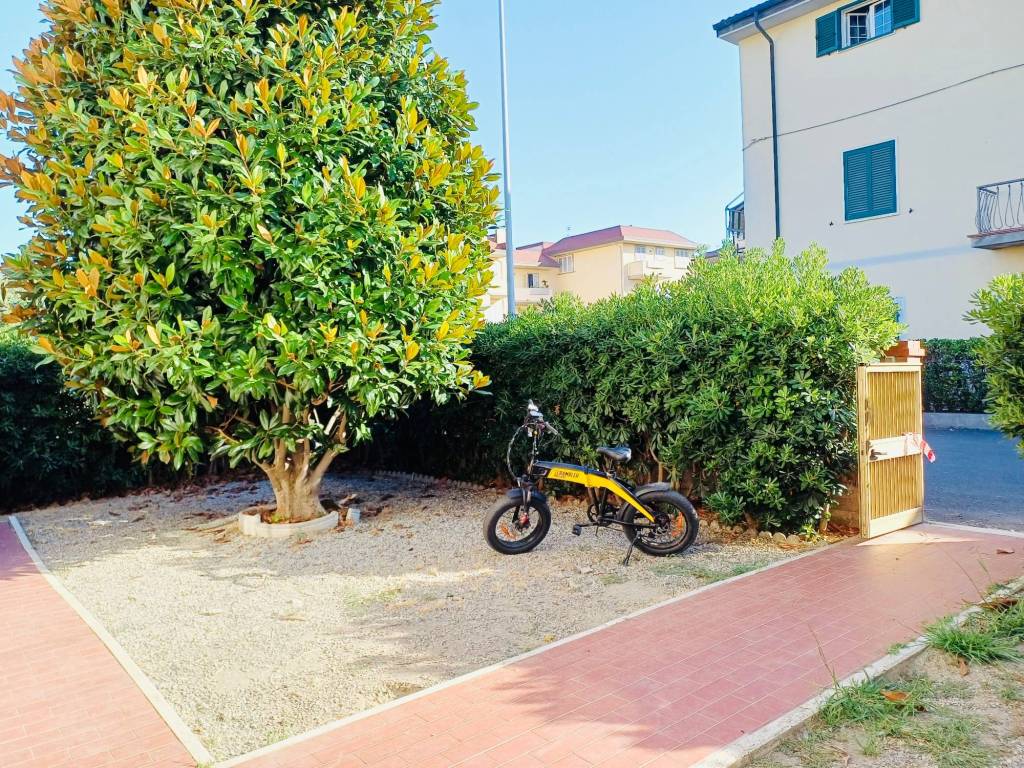 Villa a Cecina in Via Adige - Foto 3