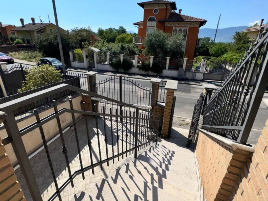 Villetta a schiera a Avezzano in Via dei Tulipani - Foto 2