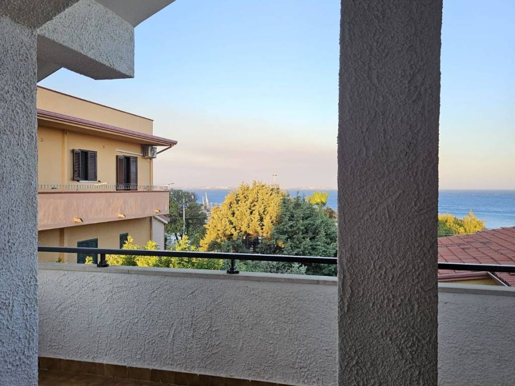 Palazzo / stabile a Isola di capo rizzuto in Via Niccolò Machiavelli - Foto 3