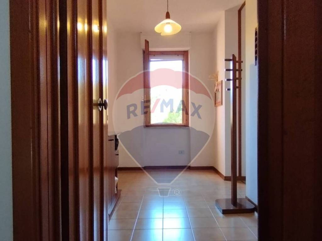 Appartamento a Carbonia in via DALMAZIA, 10 - Foto 3