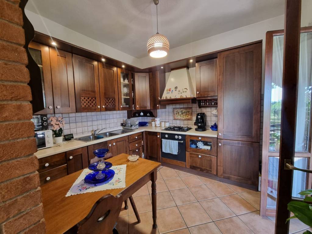 Villa a Genzano di roma in Via Adriano, 6 - Foto 4