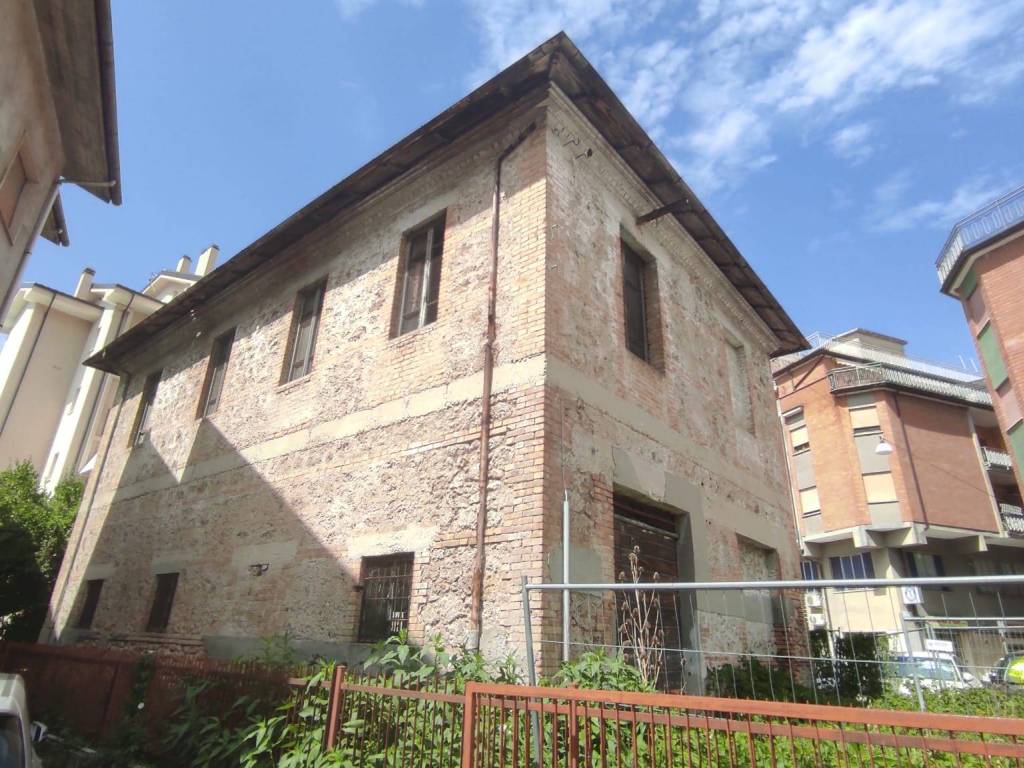 Palazzo / stabile a Rieti in Via Fara Sabina, 32 - Foto 3