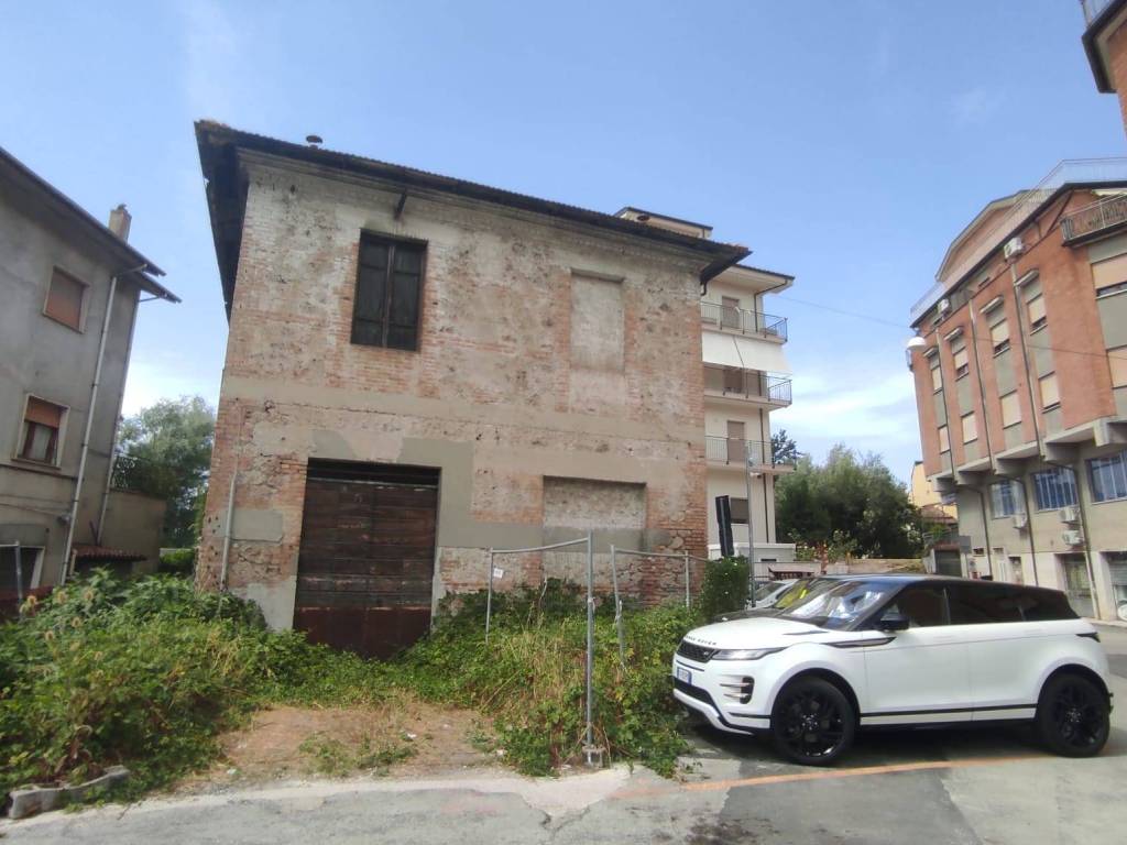Palazzo / stabile a Rieti in Via Fara Sabina, 32 - Foto 4