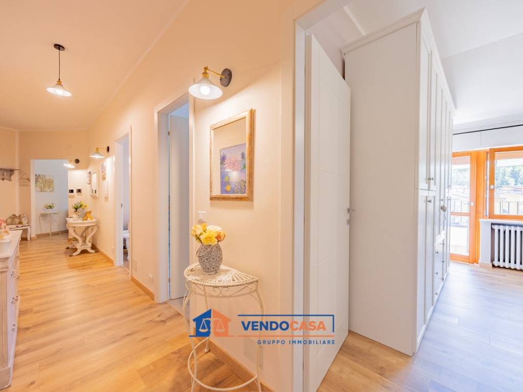 Appartamento a Dogliani in Via Generale Martinengo, 71 - Foto 2
