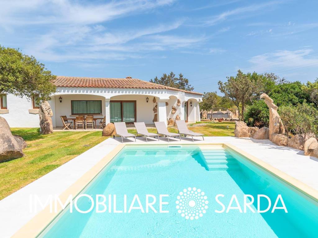 Villa a Arzachena in Loc. La Mendula - Foto 2