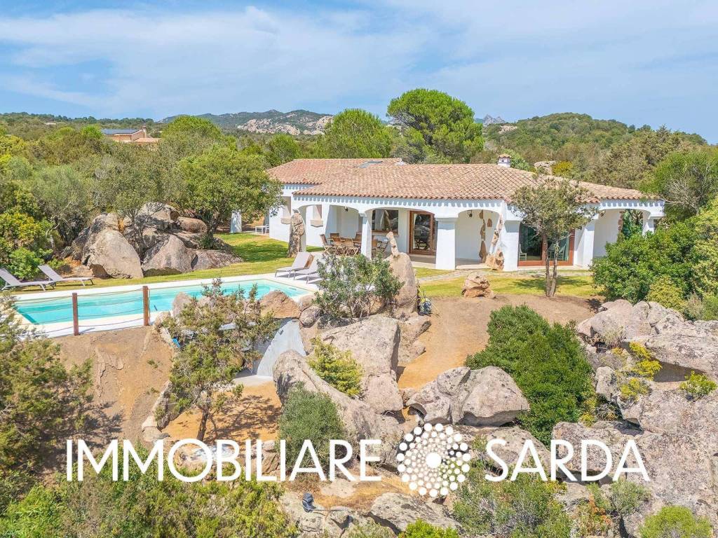 Villa a Arzachena in Loc. La Mendula - Foto 4