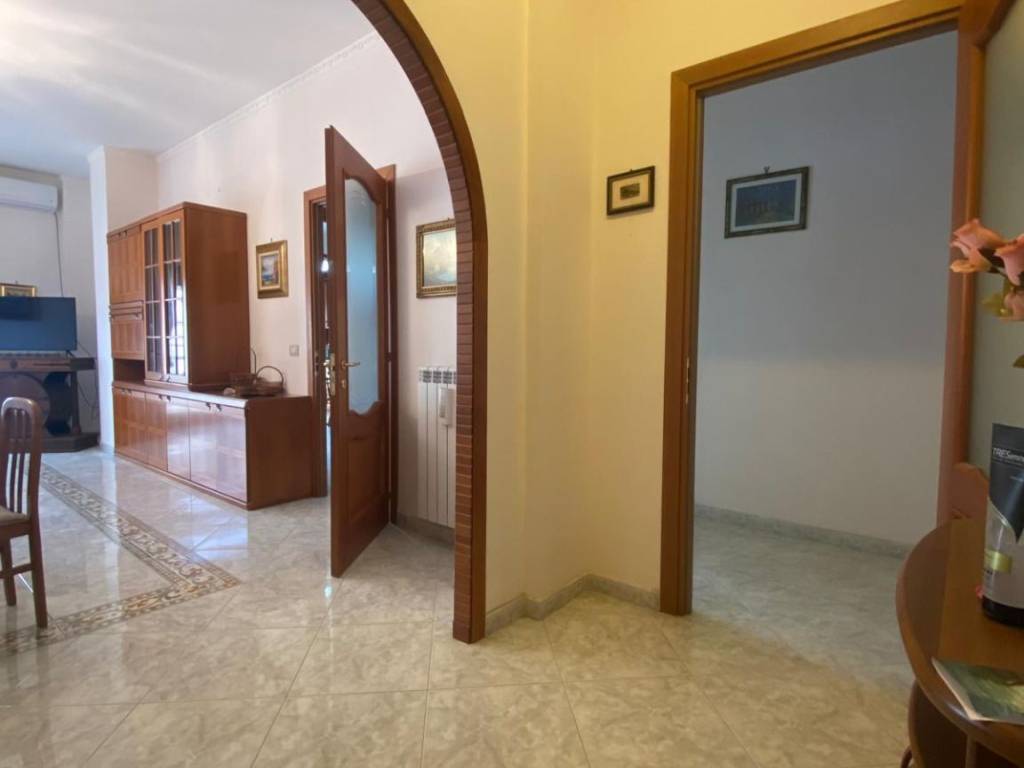 Appartamento a Castel volturno in Viale degli Ibiscum - Foto 3