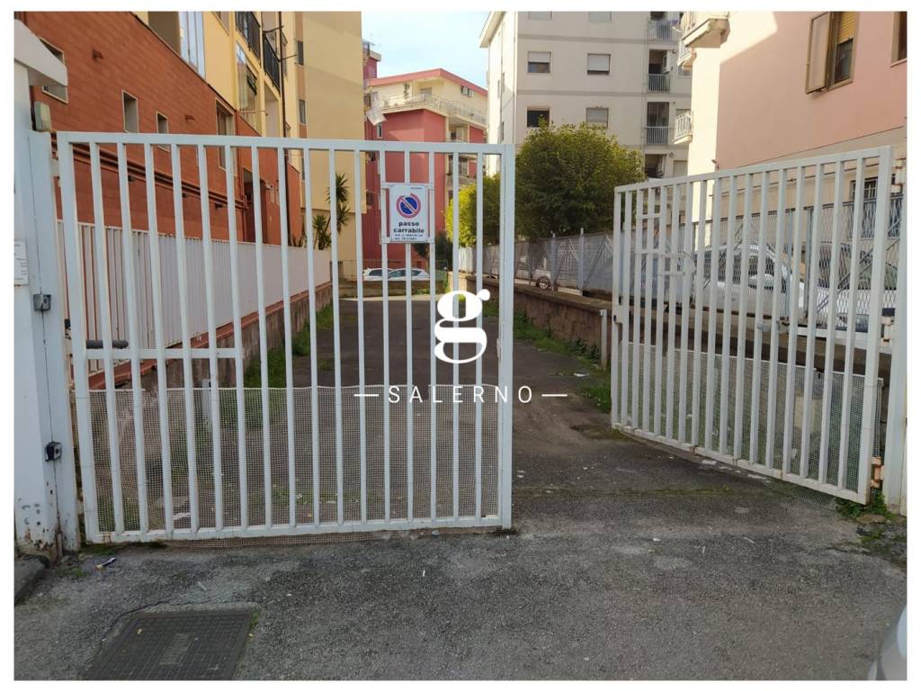 Box / garage a Salerno in Via Luigi Lazzarelli - Foto 3