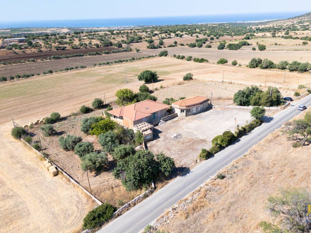 Casa indipendente a Ragusa in C.da Monsovile - Foto 4