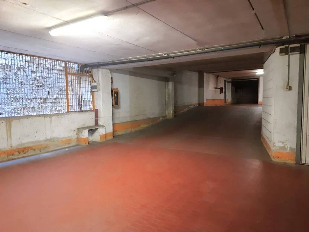 Box / garage a Asti in Via Guttuari, 12 - Foto 5