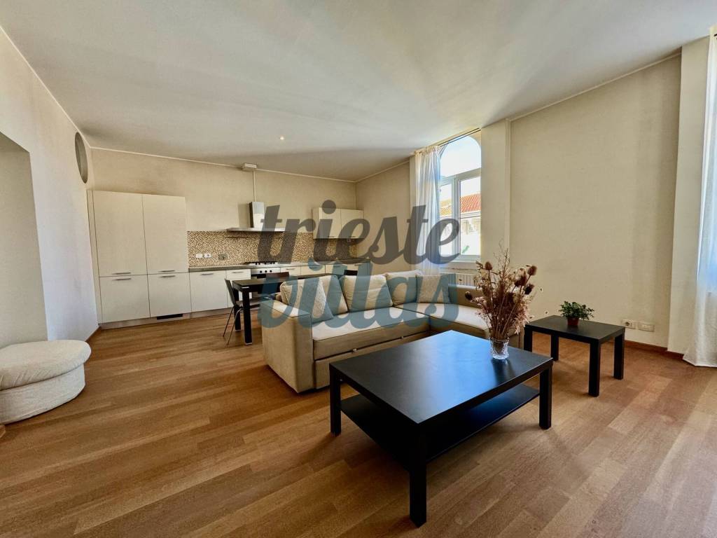 Appartamento a Trieste in via xxx ottobre, 19 - Foto 2