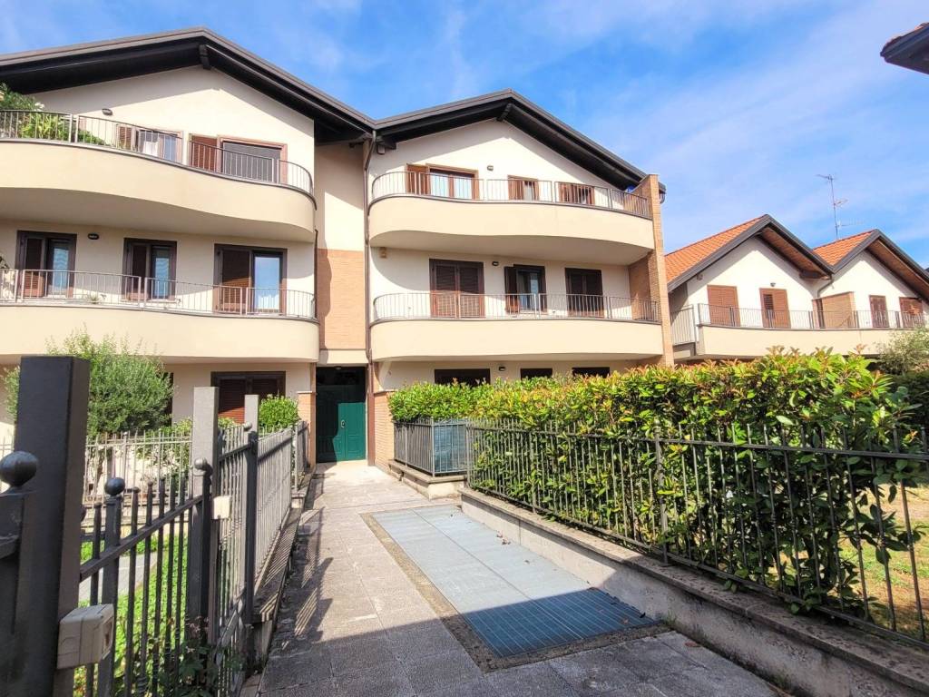 Appartamento a Fagnano olona in Via Pastrengo, 27 - Foto 2