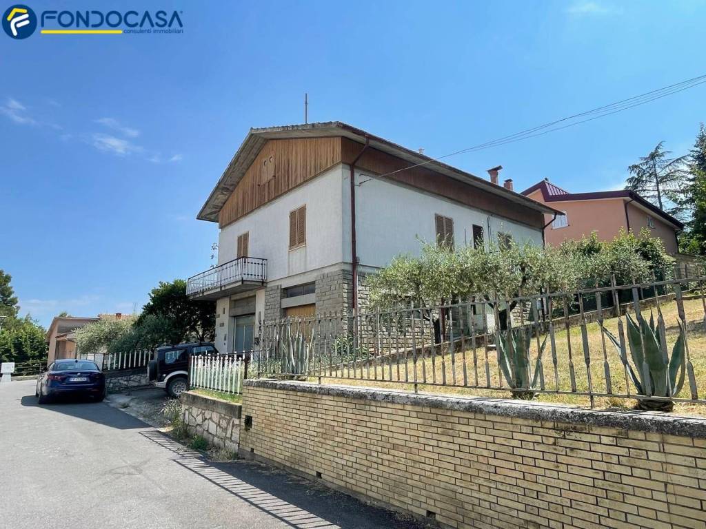 Casa indipendente a Montalto delle marche in Via Italia, 6 - Foto 2