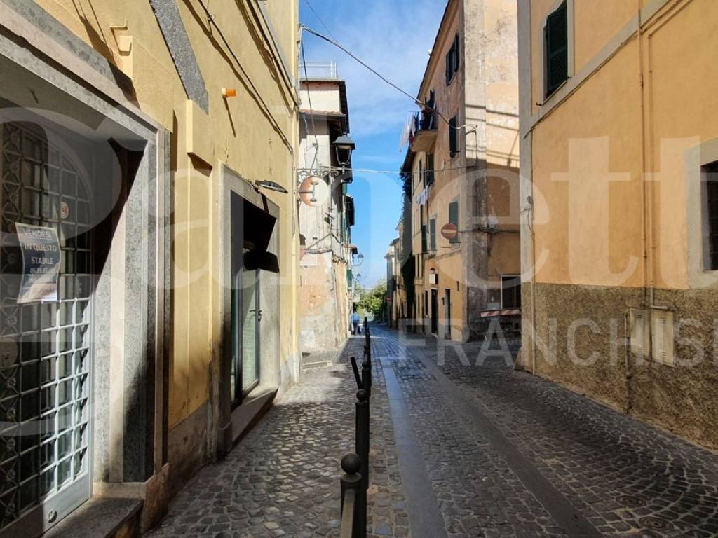 Immobile a Monte porzio catone in via umberto I, 13 - Foto 2