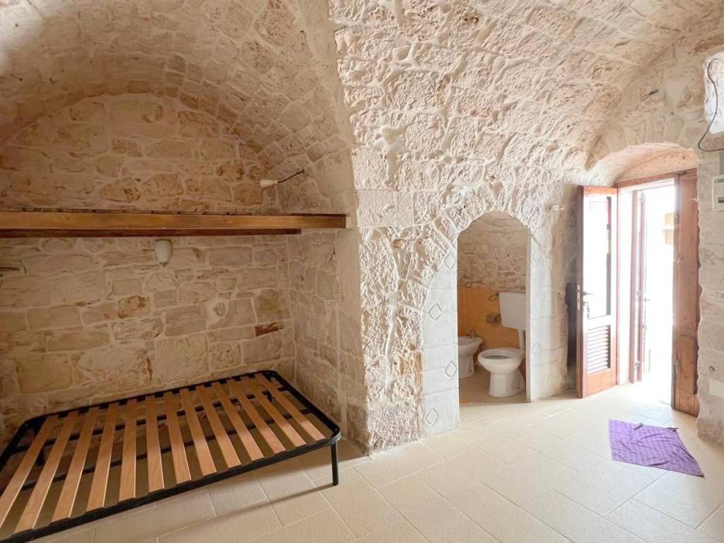 Casa indipendente a Ceglie messapica in Via Cesare Battisti - Foto 3