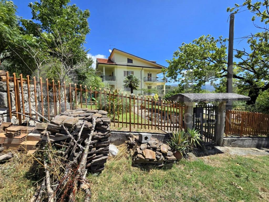 Villa a Isernia in Via Fonte Salomone, 9 - Foto 3