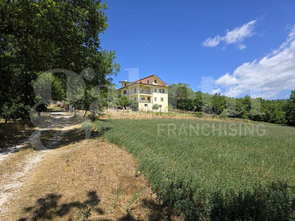 Villa a Isernia in Via Fonte Salomone, 9 - Foto 4