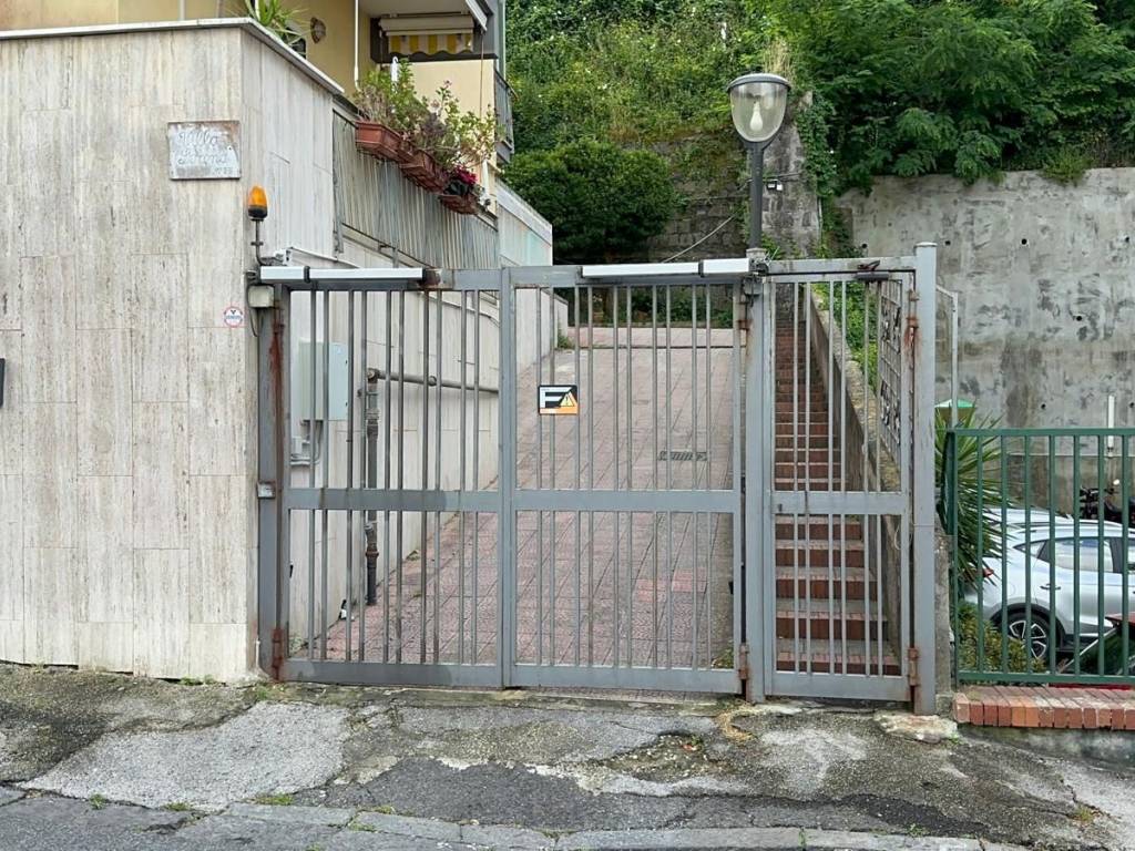 Appartamento a Napoli in Via Generale Giovanni De Bonis - Foto 2