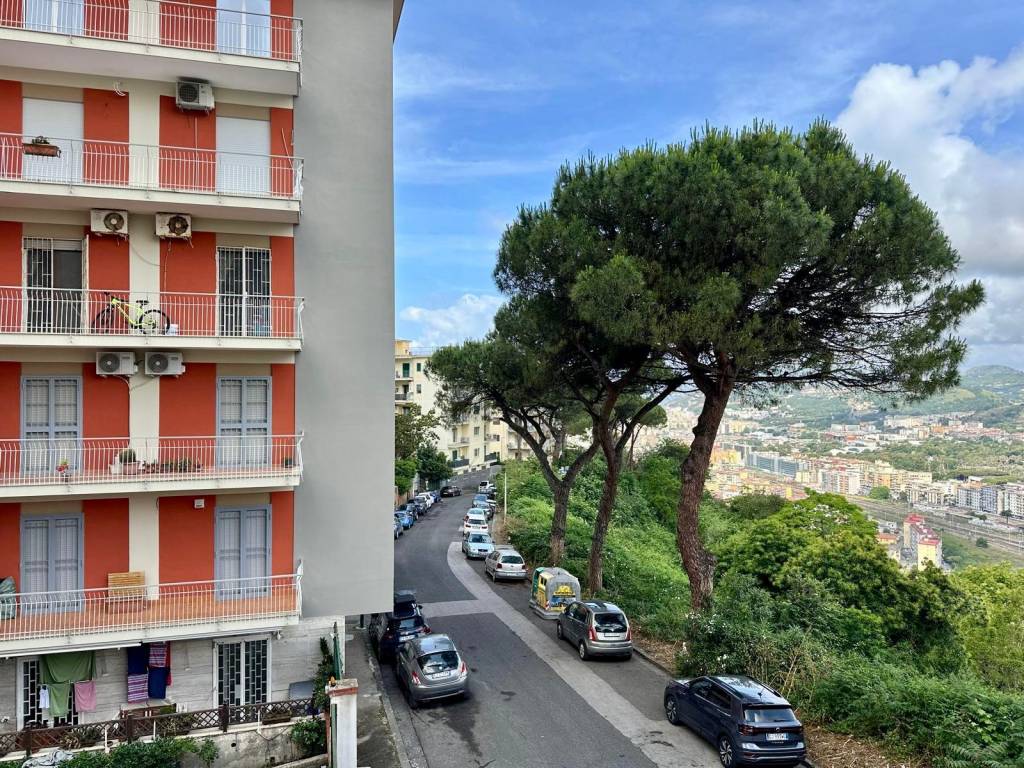 Appartamento a Napoli in Via Generale Giovanni De Bonis - Foto 3