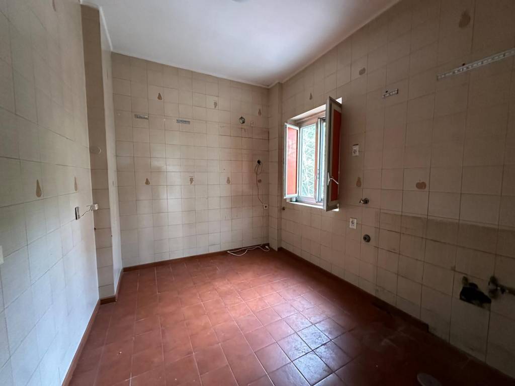 Appartamento a Napoli in Via Generale Giovanni De Bonis - Foto 4