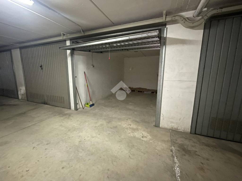 Box / garage a Arezzo in Via Monte falco, 26 - Foto 2
