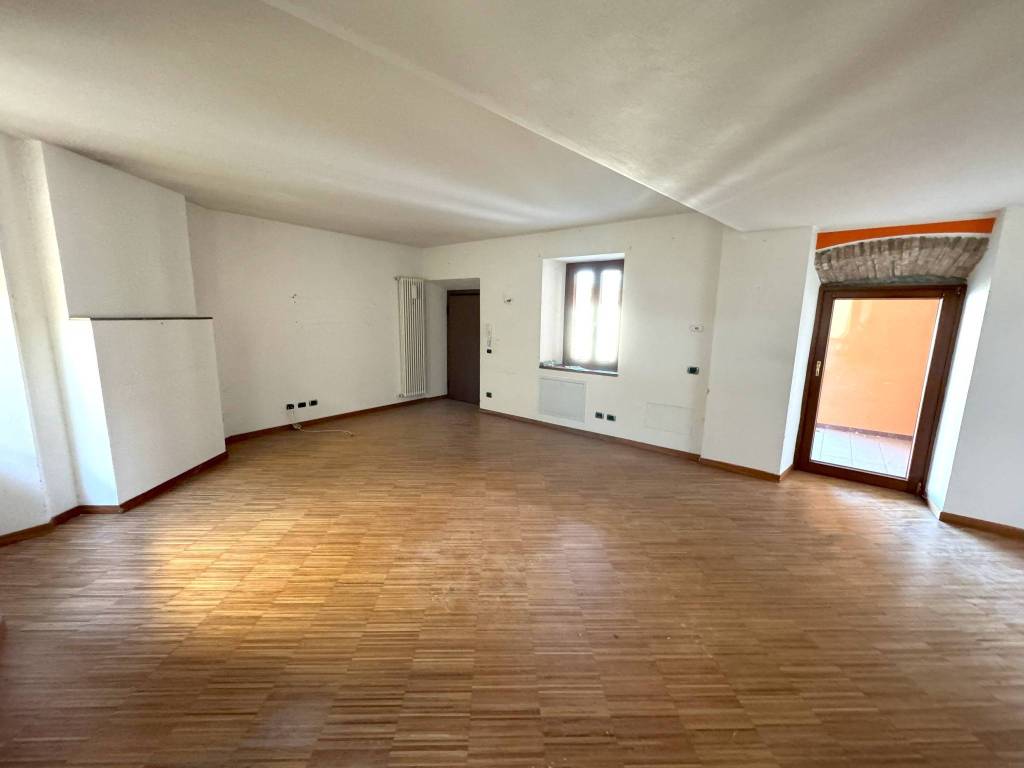 Casa indipendente a Viggiù in Via Luigi Buzzi Leone, 17 - Foto 2