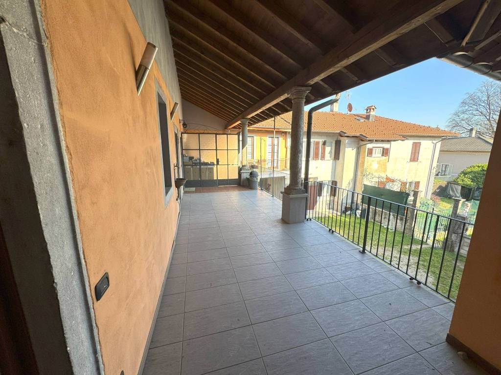 Casa indipendente a Viggiù in Via Luigi Buzzi Leone, 17 - Foto 4