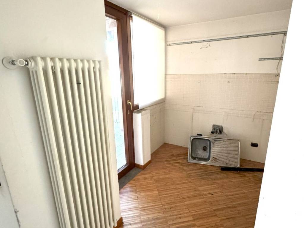 Casa indipendente a Viggiù in Via Luigi Buzzi Leone, 17 - Foto 5