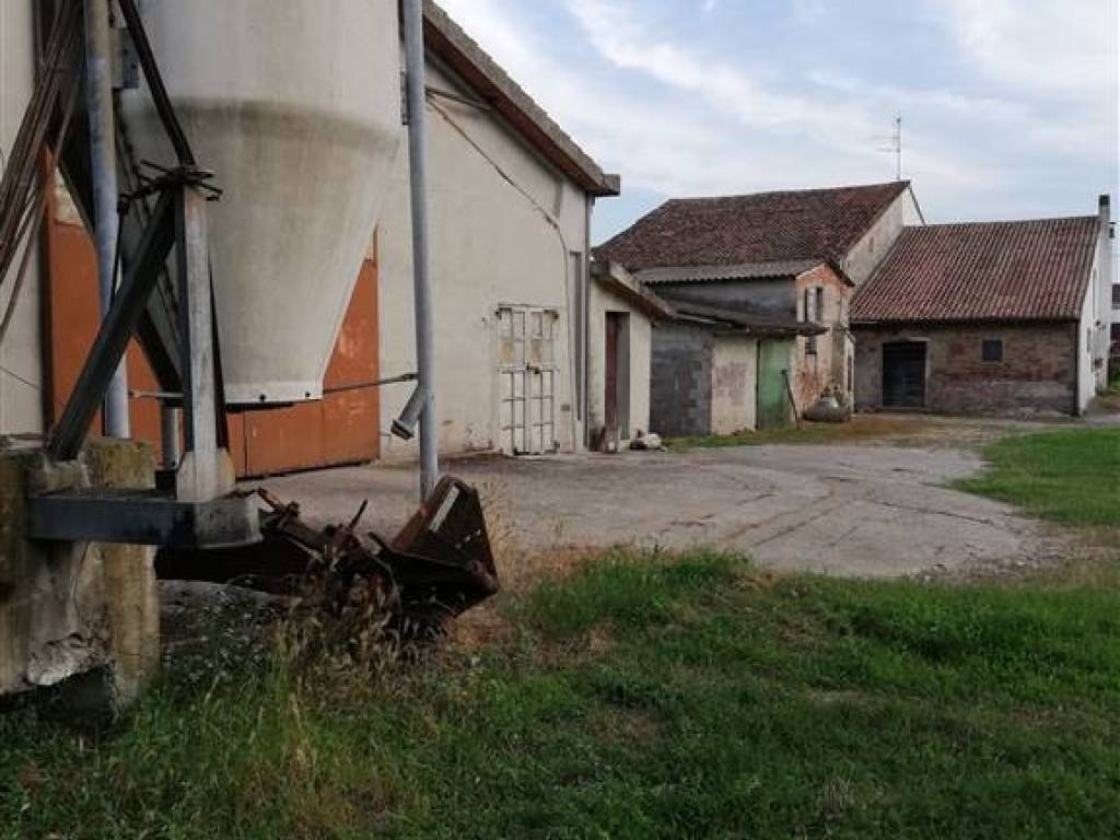 Rustico / casale a San benedetto po in STRADA ARGINE VECCHIO , 45 - Foto 2