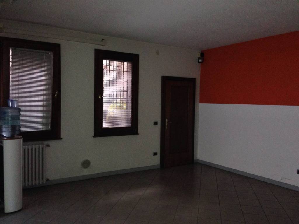 Immobile a Pegognaga in Piazza V. Veneto - Foto 2