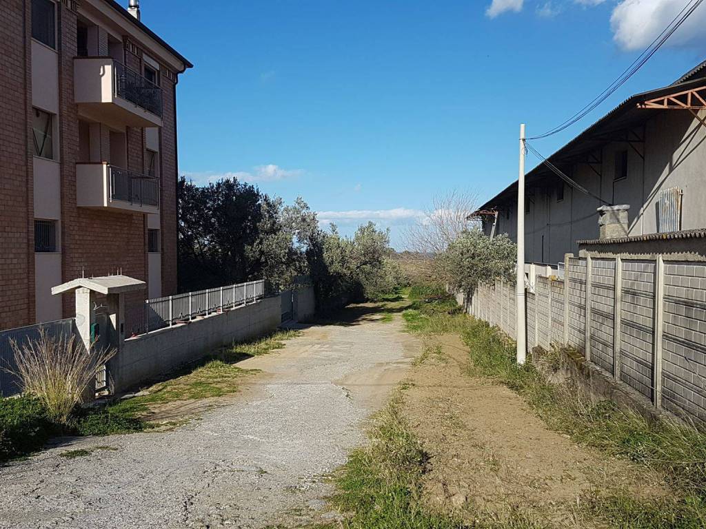 Terreno a Montepaone in Via Giosuè Carducci - Foto 2