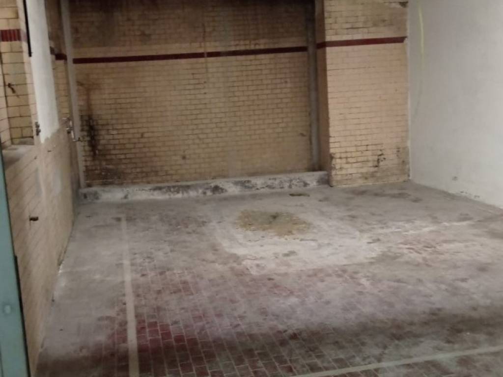 Box / garage a Lecce in Viale Vittorio Alfieri 1 - Foto 2