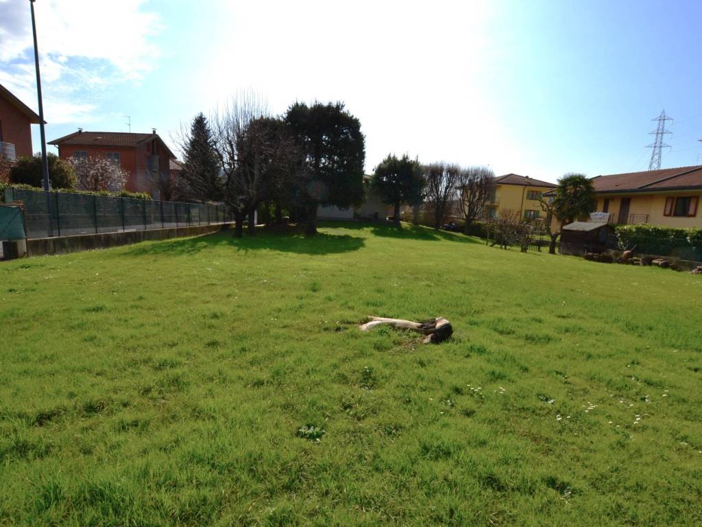 Terreno a Airuno in Via Isonzo - Foto 2