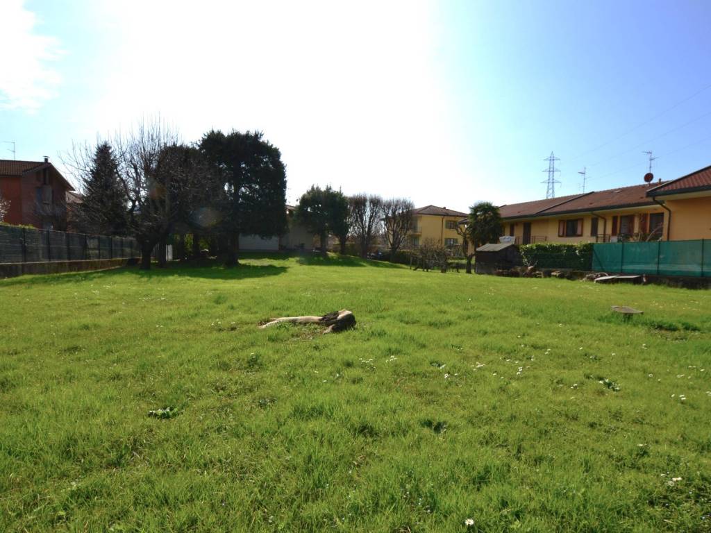 Terreno a Airuno in Via Isonzo - Foto 3
