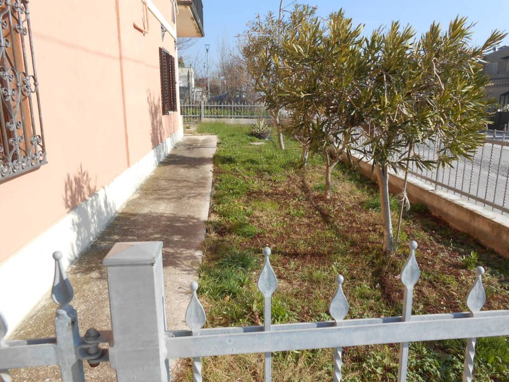 Villa a Mondolfo in Via Monteciapellano - Foto 3