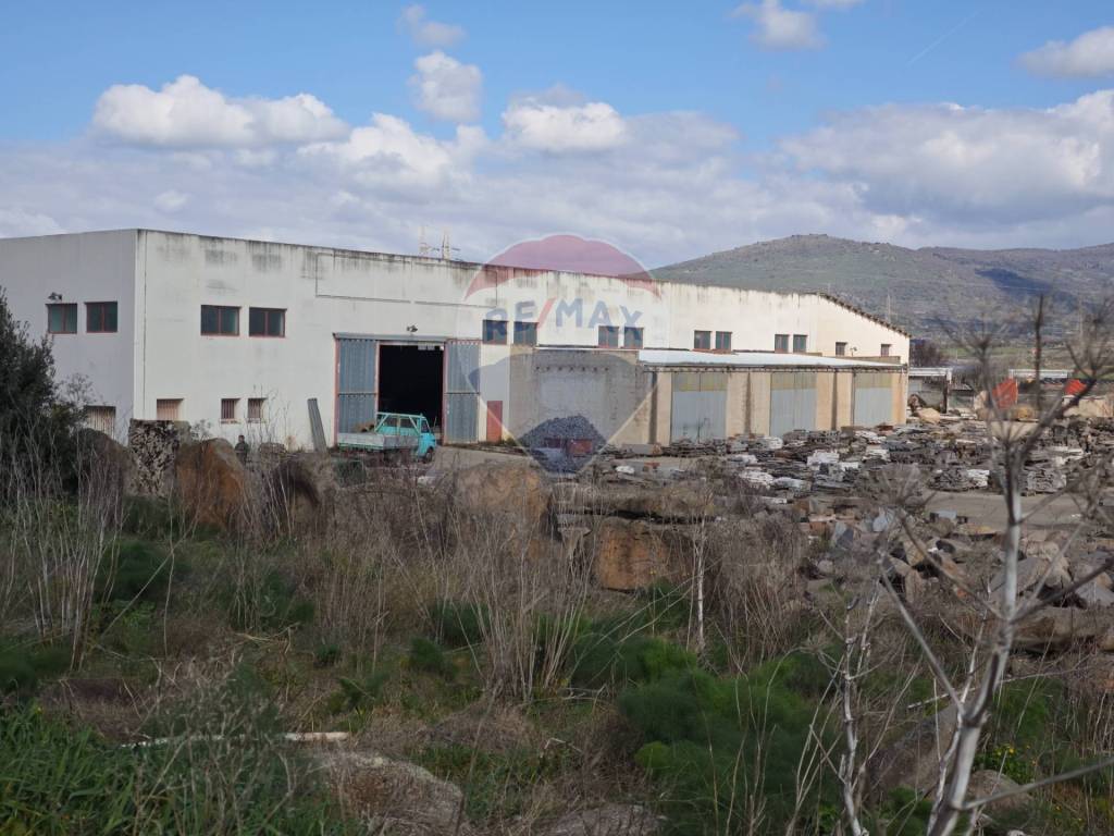 Immobile a Macomer in Z.I. Tossilo - Foto 2