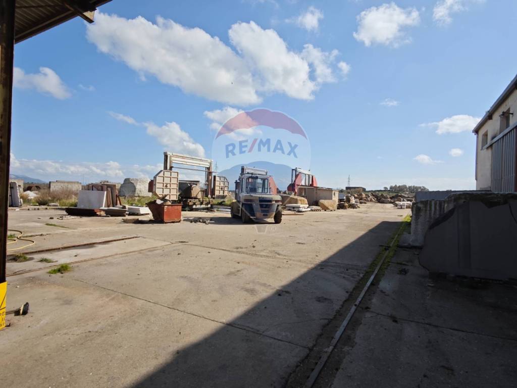 Immobile a Macomer in Z.I. Tossilo - Foto 3