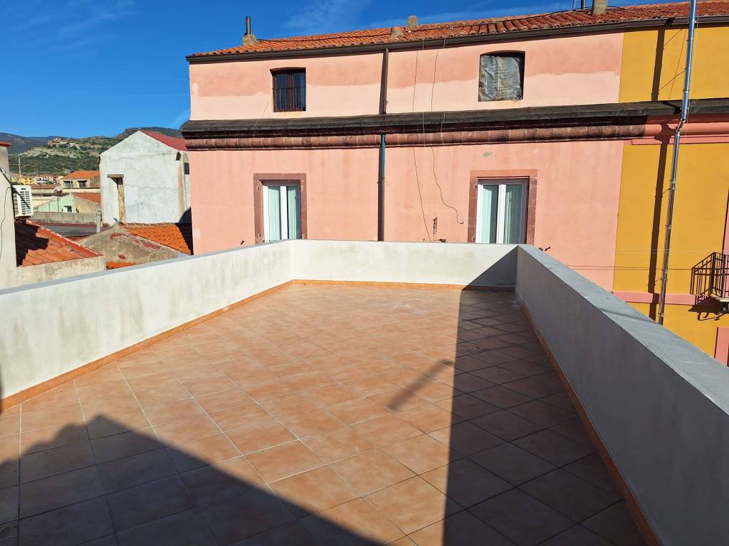 Casa indipendente a Bosa in Via Santa Croce - Foto 2