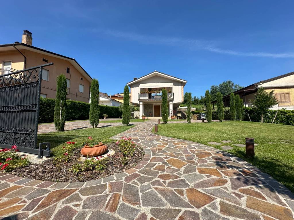 Villa a Isola del gran sasso d'italia in Via San Gabriele, 76 - Foto 3