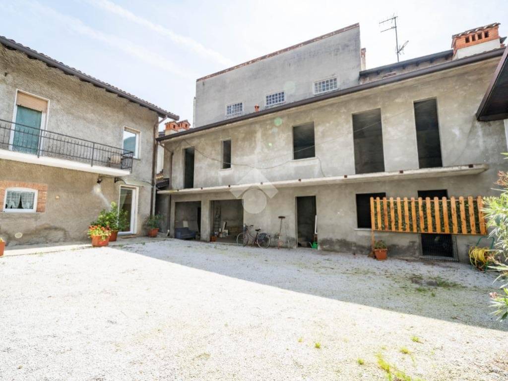 Appartamento a Oggiono in Via Giuseppe Parini, 044 - Foto 3