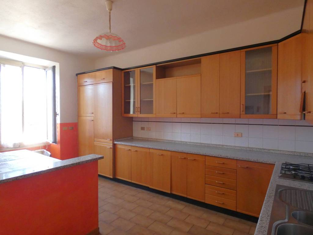 Appartamento a Luino in Via Creva, 79 - Foto 4