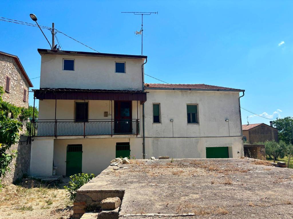 Villa a Gualdo cattaneo in Via Monastero, 5 - Foto 2